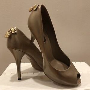 Authentic Louis Vuitton Shoes Pumps Women's size 37.5 Beige Patent Leather
